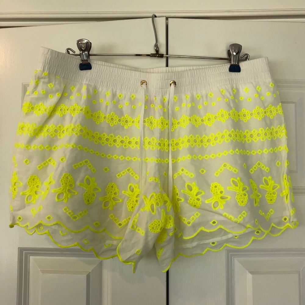 Scalloped Eyelet Lace Shorts